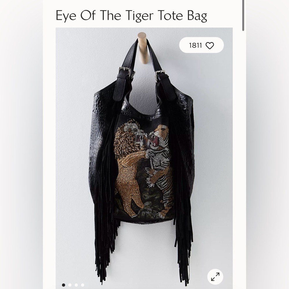 Eye of the Tiger tote bag